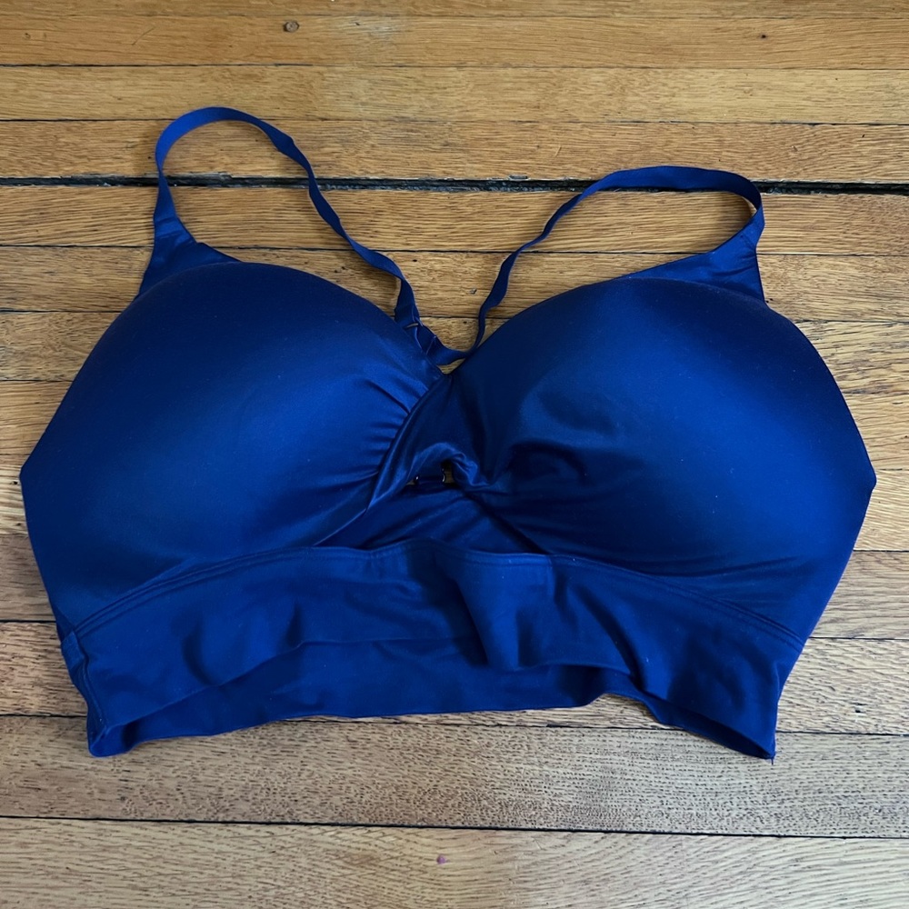 36 D Victoria’s Secret bra